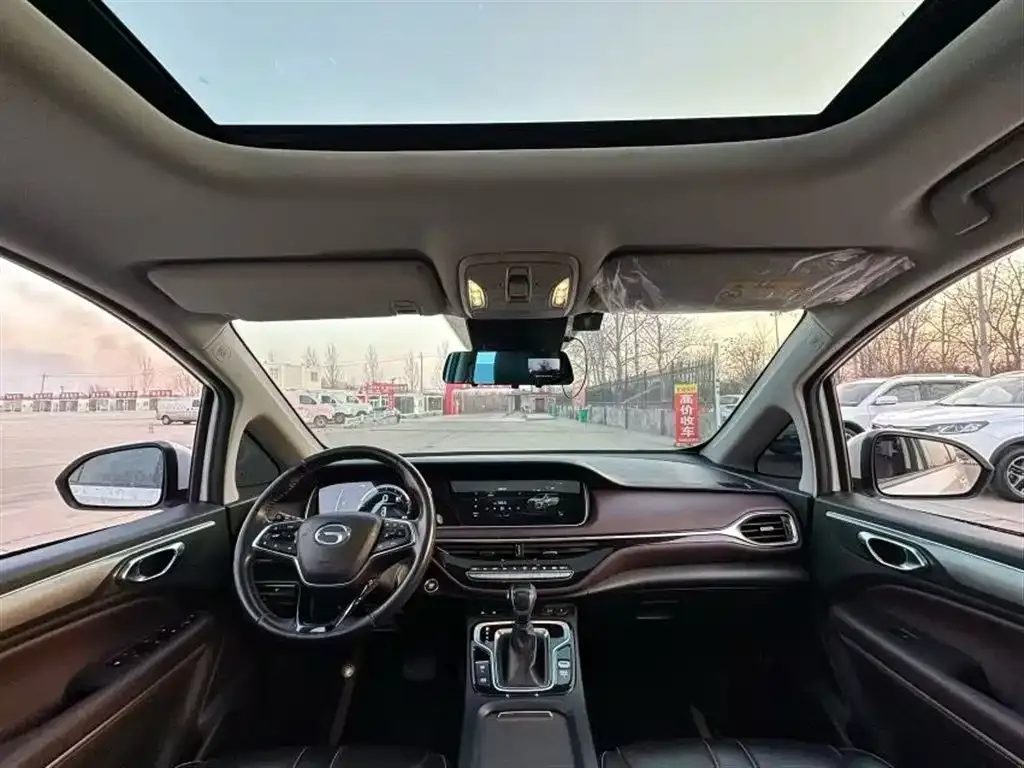GAC Motor Trumpchi M6 — фото 10