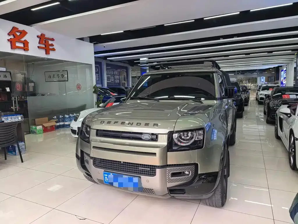 Land Rover Defender — фото 1