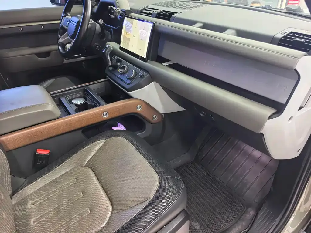 Land Rover Defender — фото 10