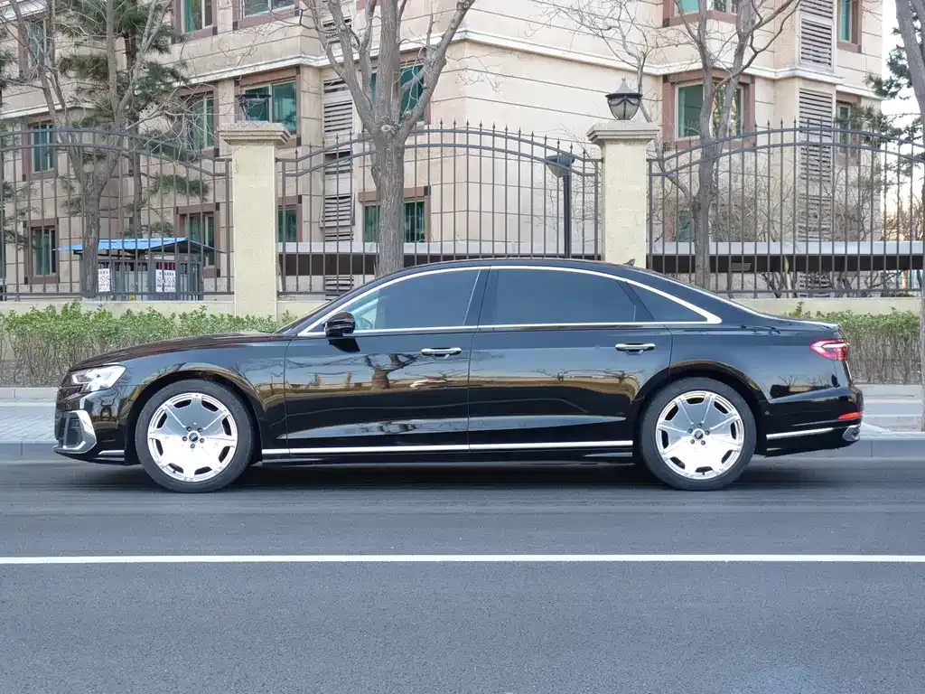 Audi A8 — фото 10