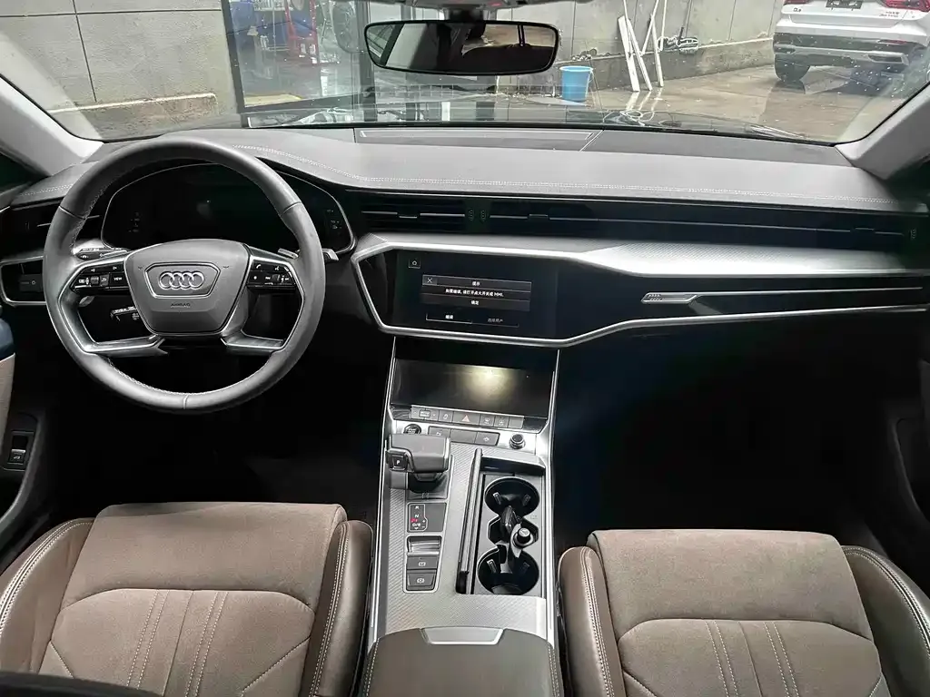 Audi A7L — фото 6