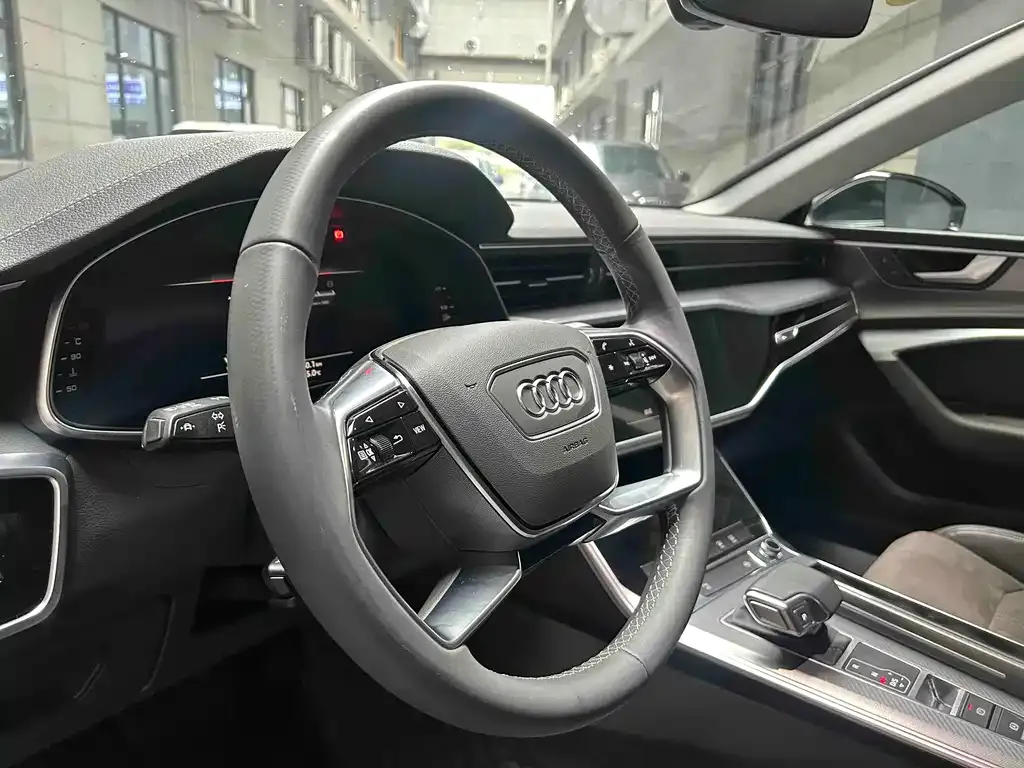 Audi A7L — фото 3