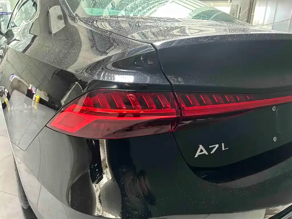 Audi A7L — фото 5