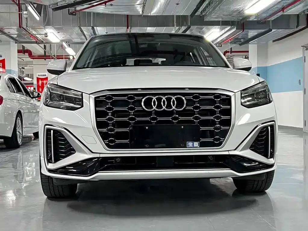 Audi Q2L — фото 5
