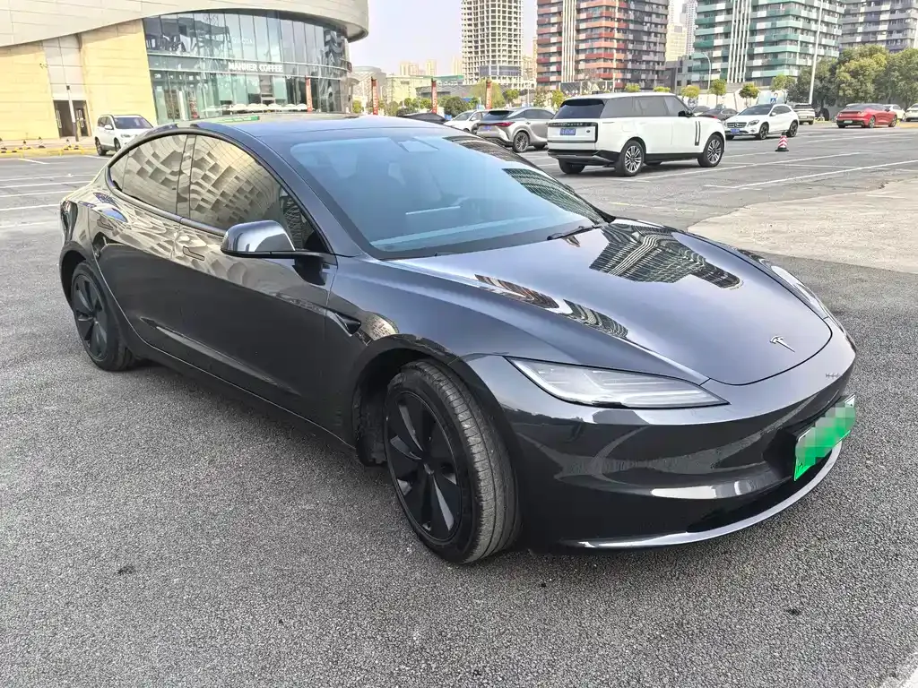 Tesla Model 3 — фото 9