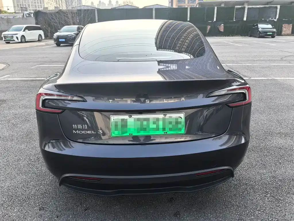 Tesla Model 3 — фото 5