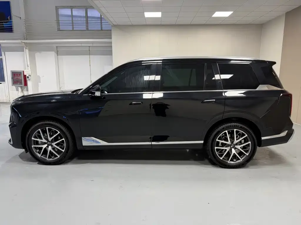 GAC Motor Trumpchi GS8 — фото 2