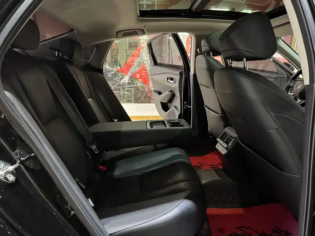 Honda Accord — фото 10