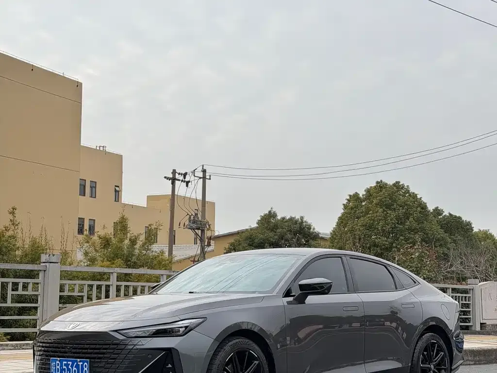 Changan UNI-V 2023 из CN, фото 1