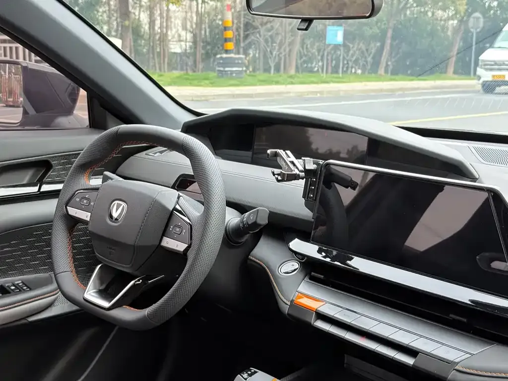 Changan UNI-V 2023 из CN, фото 3
