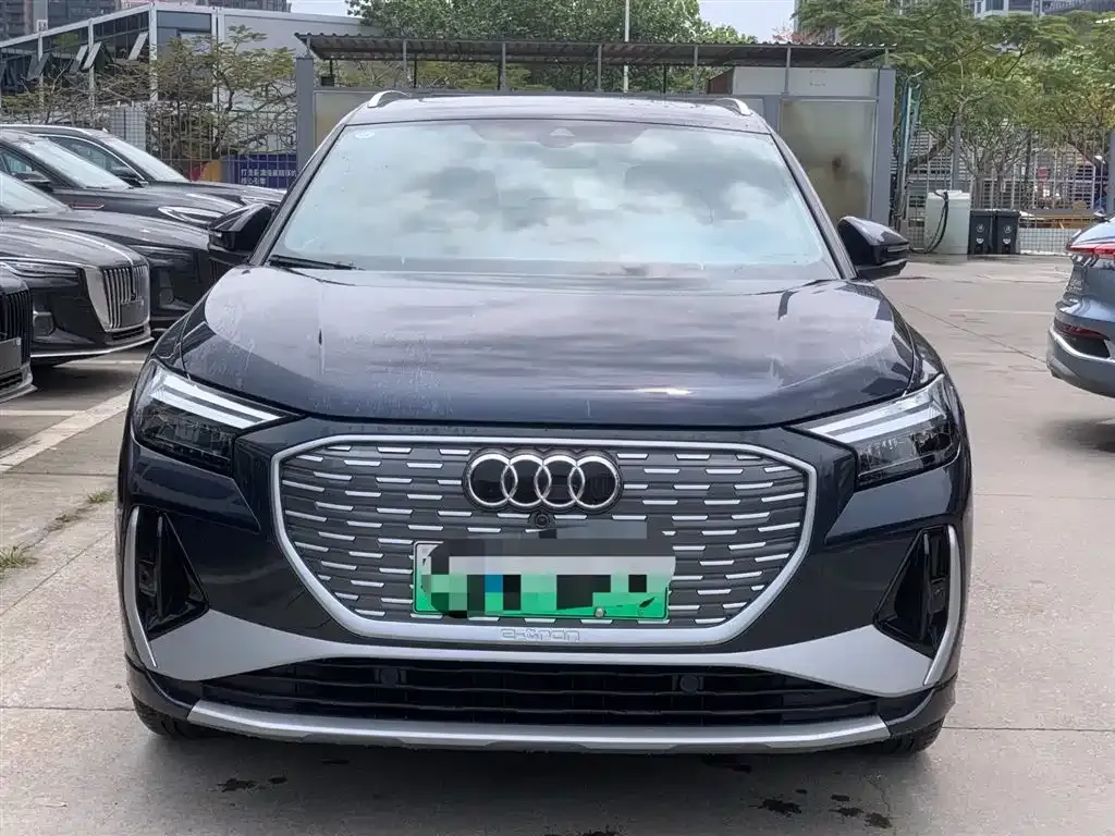 Audi Q4 e-tron — фото 10