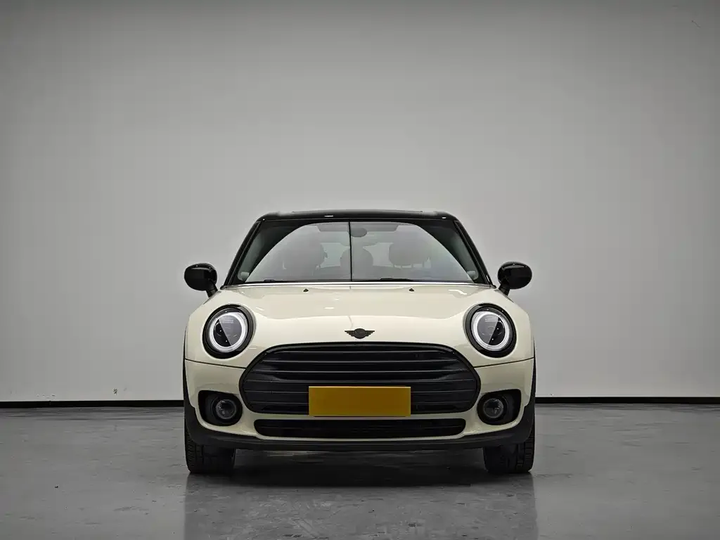 MINI Clubman — фото 2