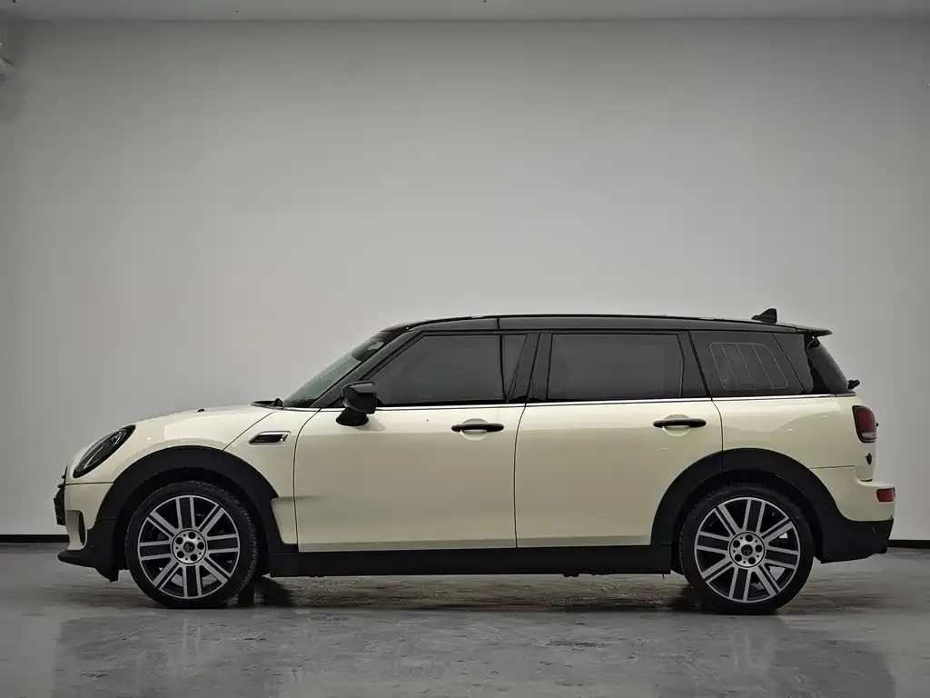 MINI Clubman — фото 4