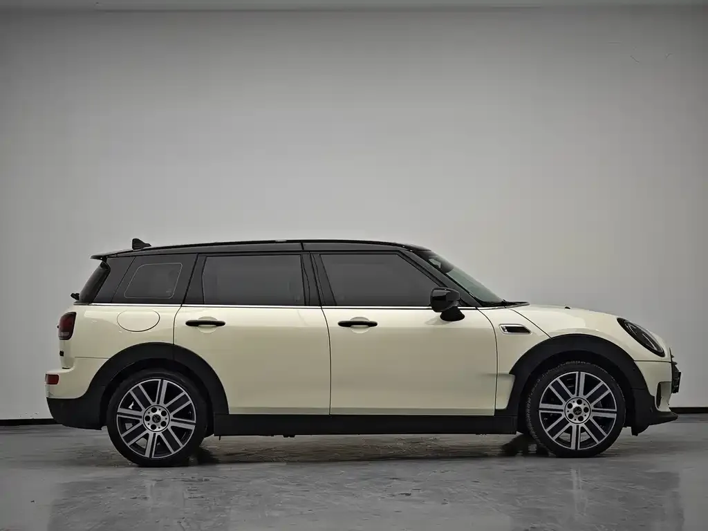 MINI Clubman — фото 10