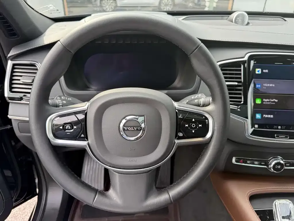 Volvo XC90 — фото 2