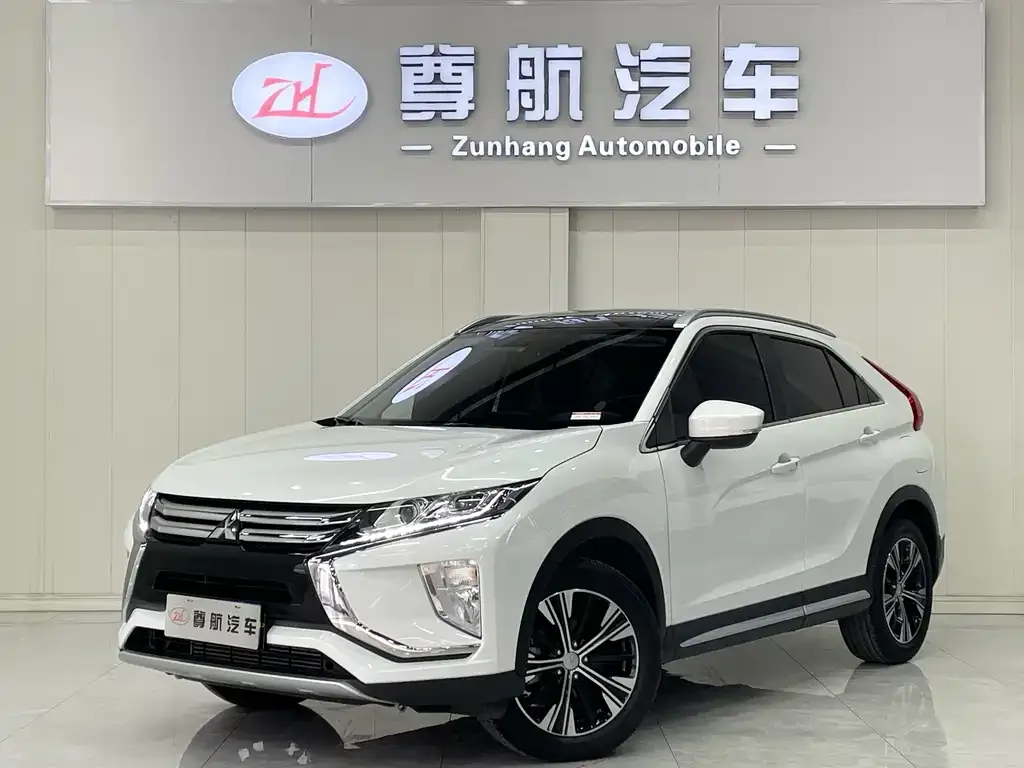 Mitsubishi Eclipse Cross — фото 1