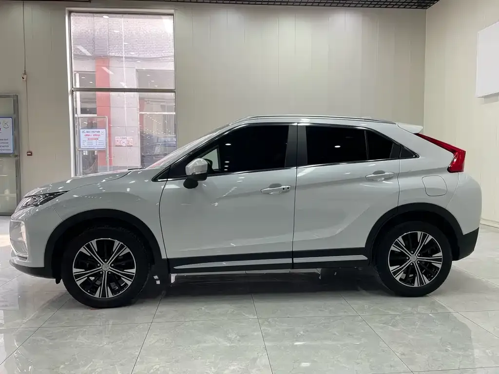 Mitsubishi Eclipse Cross — фото 5