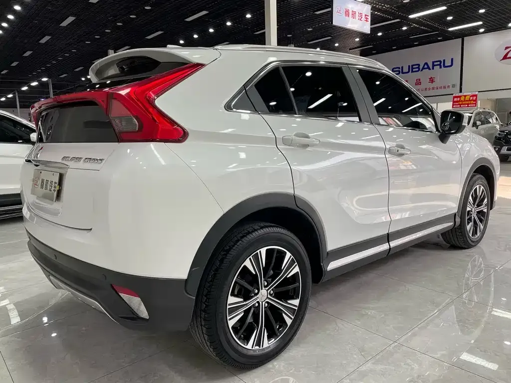 Mitsubishi Eclipse Cross — фото 7