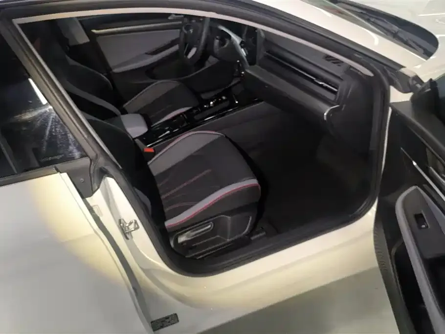 Volkswagen Lamando 2023 из CN, фото 8
