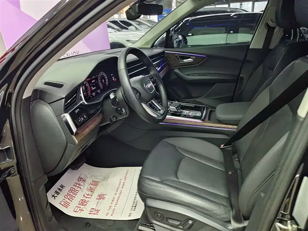 Audi Q7 2022 из CN, фото 10