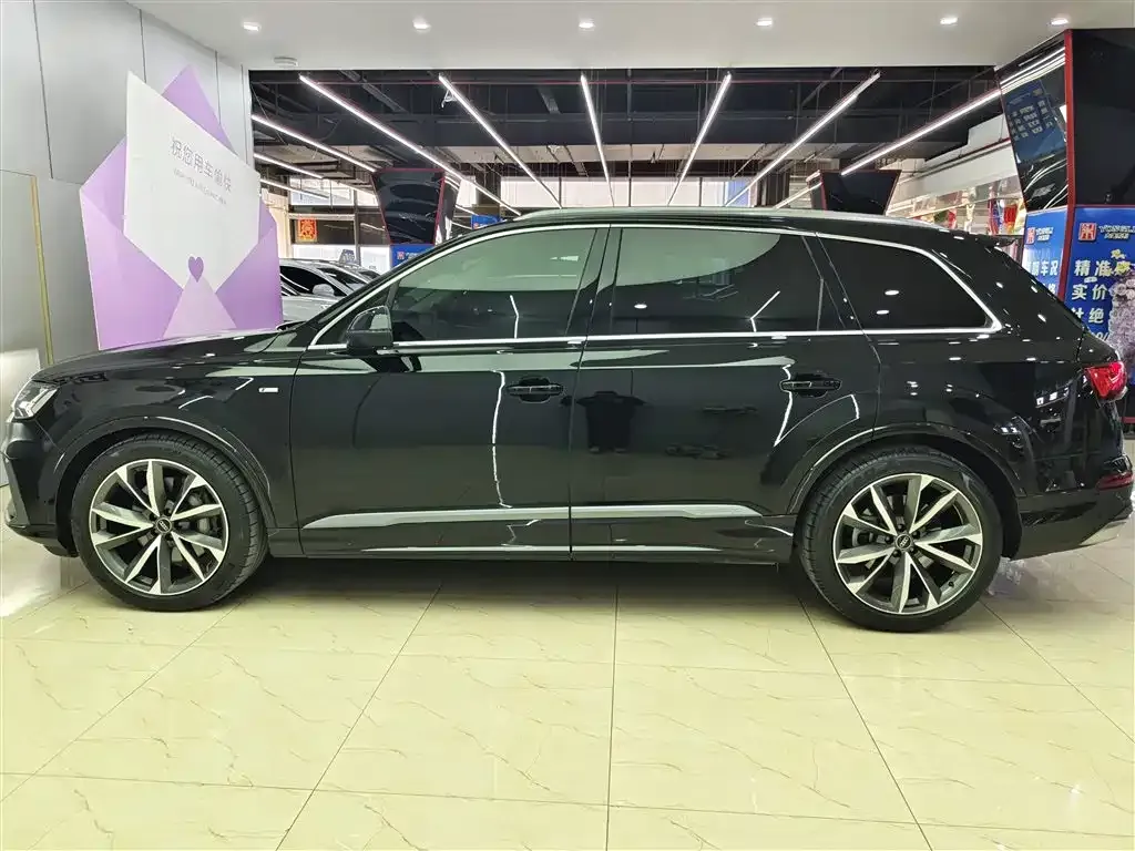 Audi Q7 2022 из CN, фото 6
