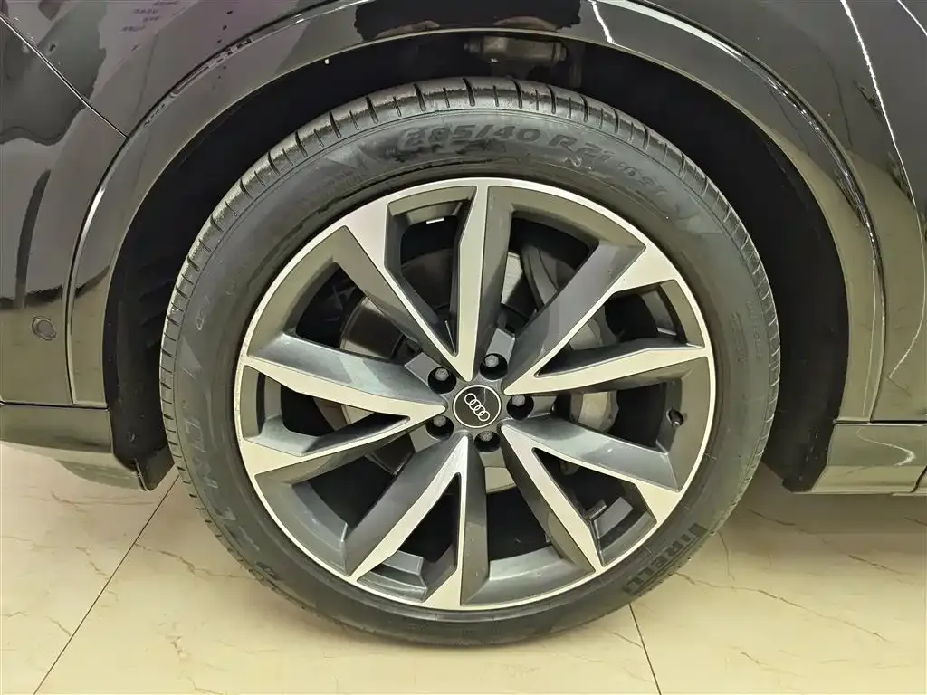 Audi Q7 2022 из CN, фото 4