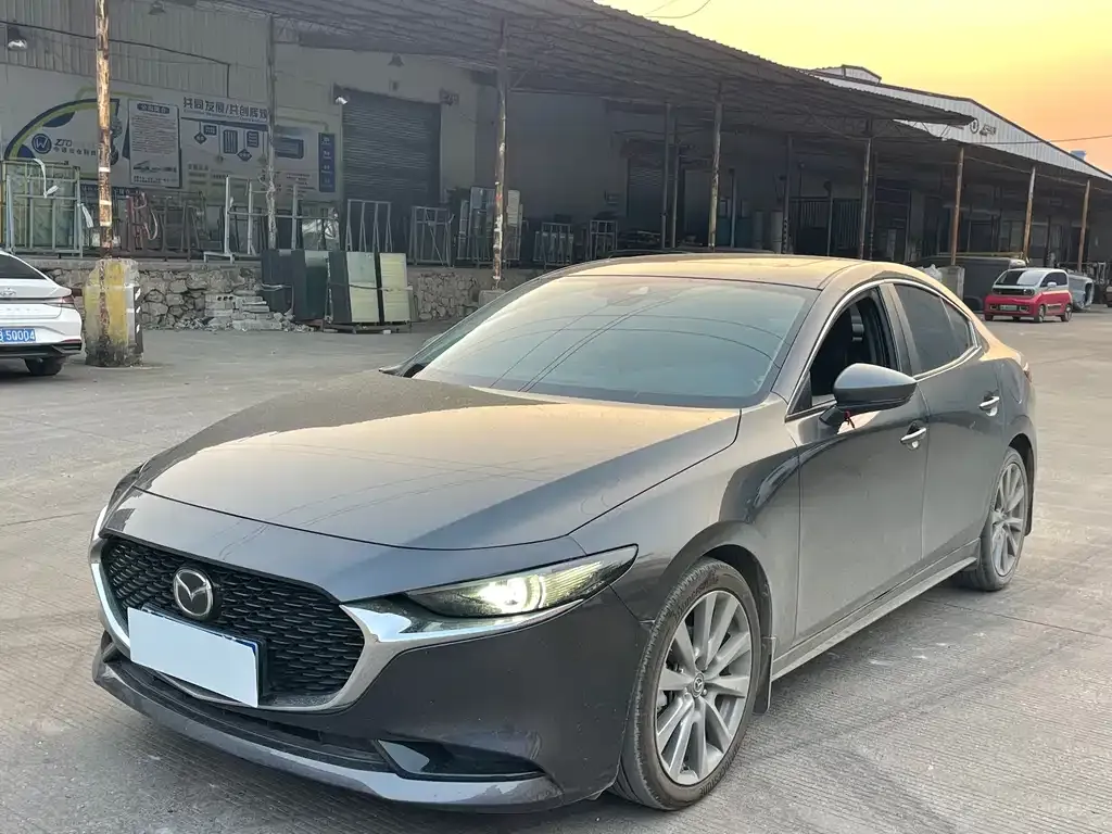 Mazda 3 Axela 2023 из CN, фото 1