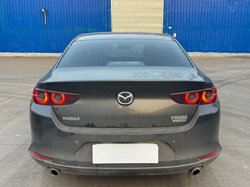 Mazda 3 Axela 2023 из CN, фото 2