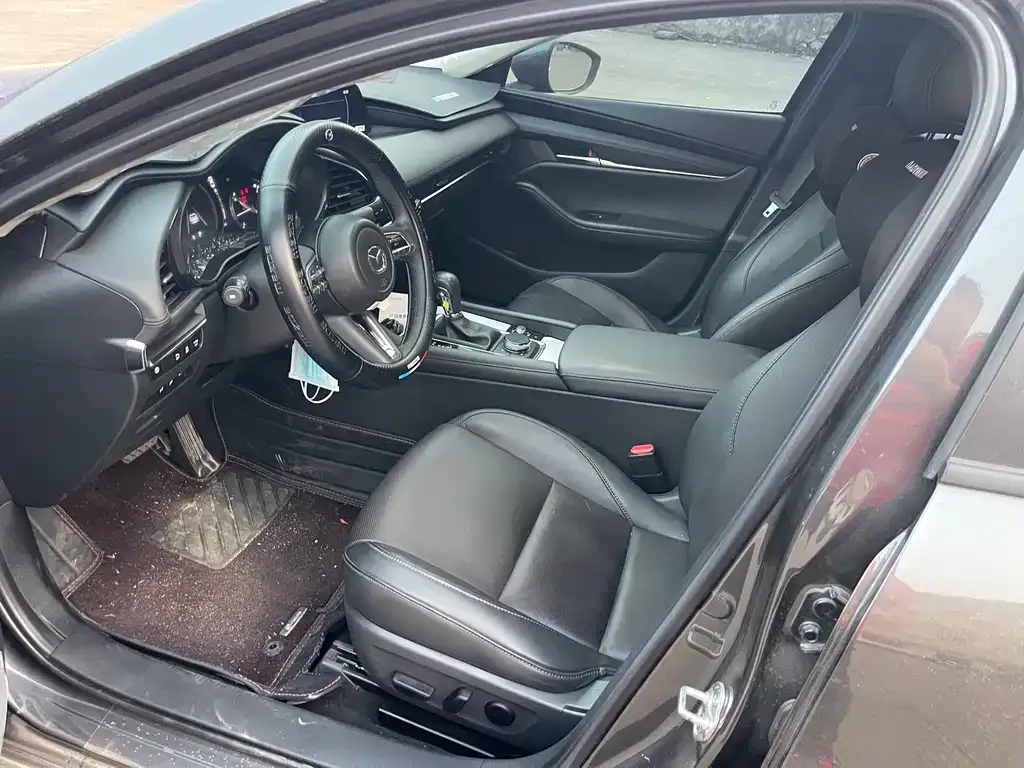 Mazda 3 Axela 2023 из CN, фото 5