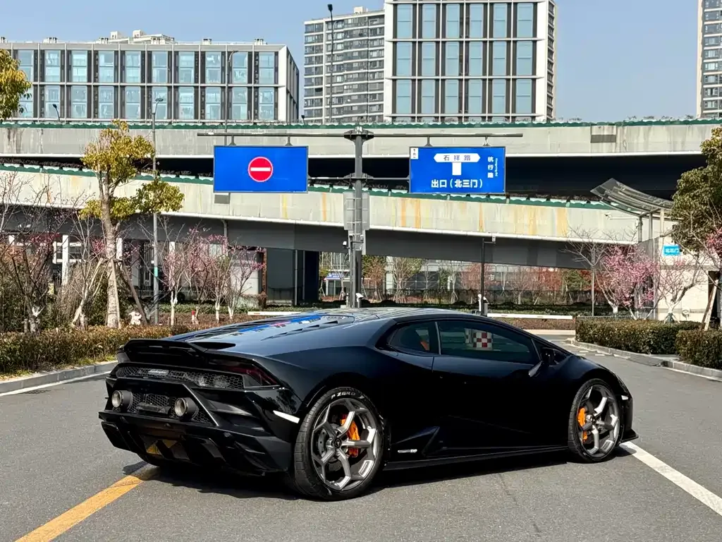 Lamborghini Huracan 2023 из CN, фото 7