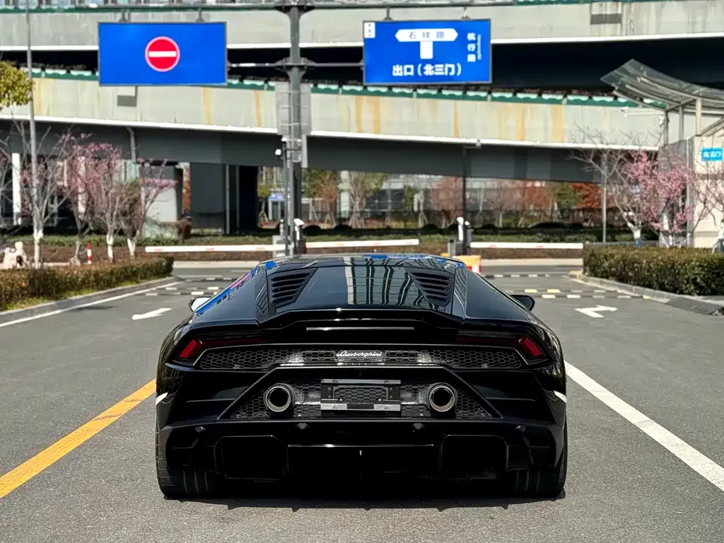 Lamborghini Huracan 2023 из CN, фото 5