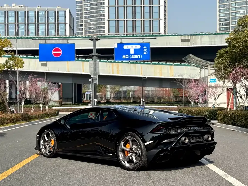 Lamborghini Huracan 2023 из CN, фото 9