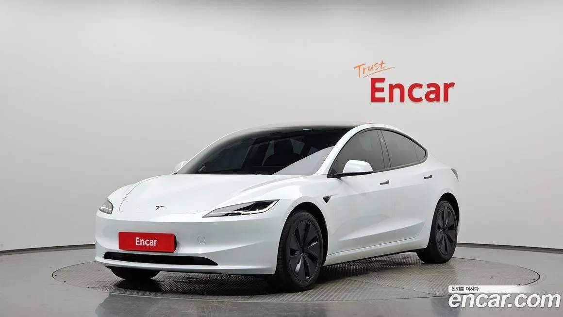 Tesla Model 3 — фото 1