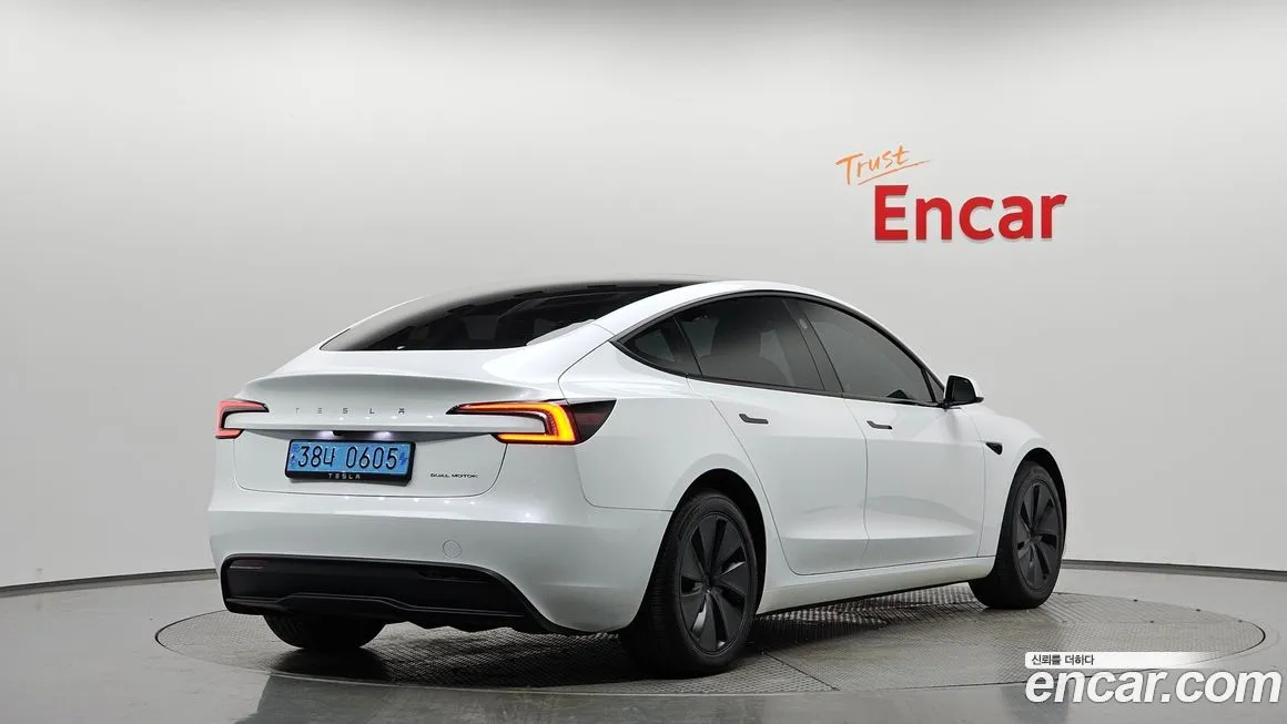 Tesla Model 3 — фото 2