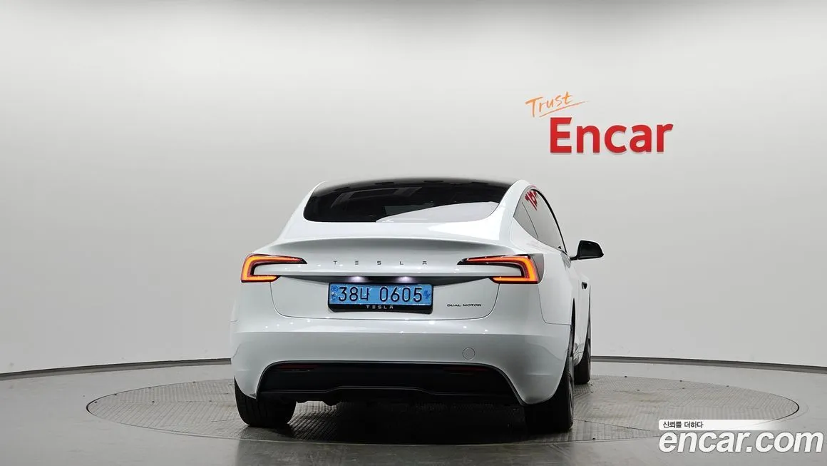 Tesla Model 3 — фото 4