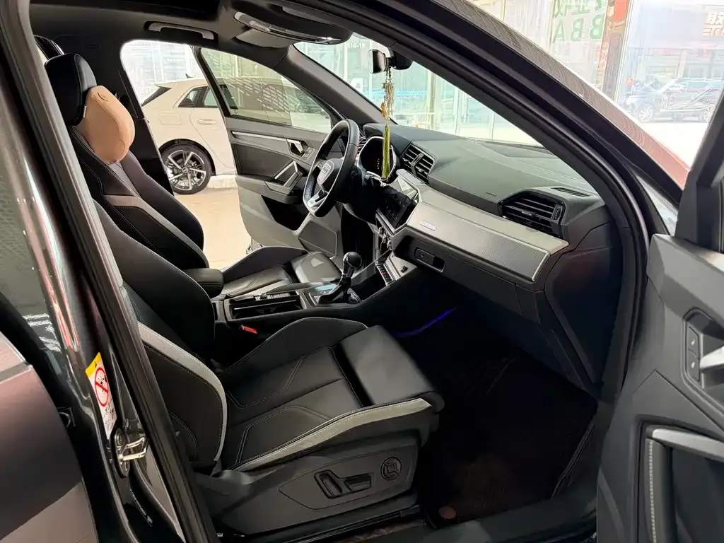 Audi Q3 2024 из CN, фото 2