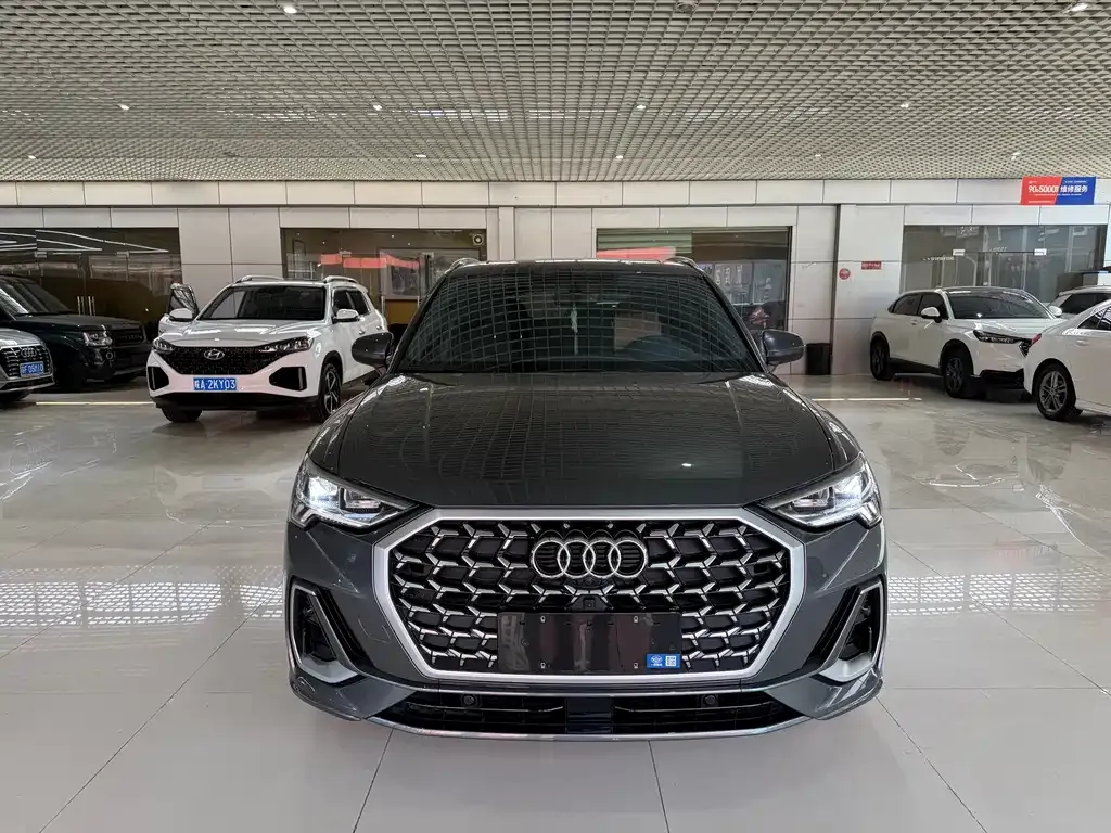 Audi Q3 2024 из CN, фото 7