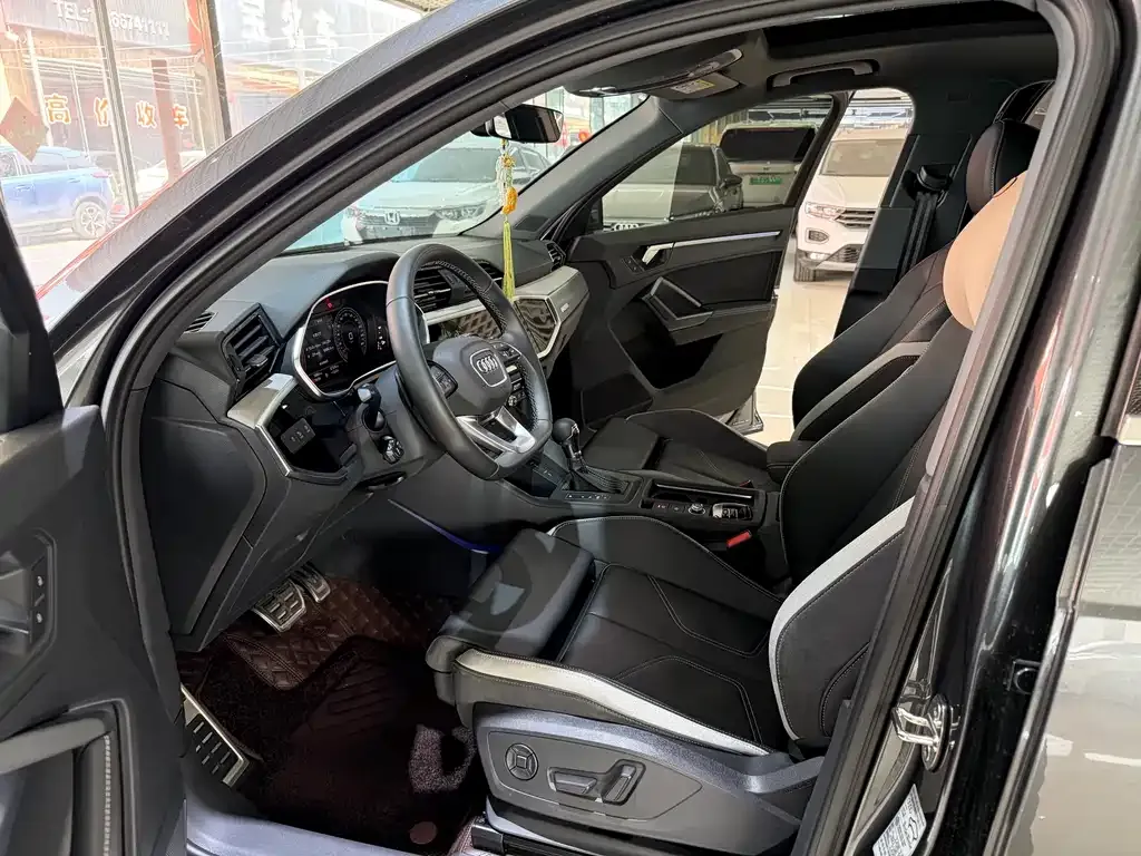 Audi Q3 2024 из CN, фото 6