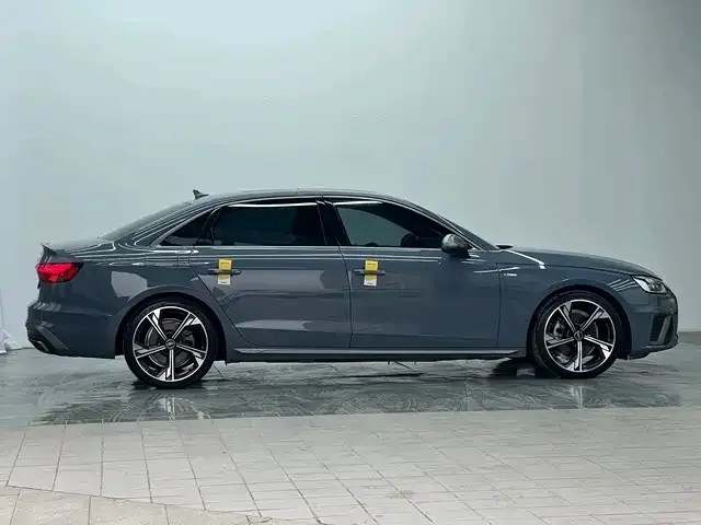 Audi A4L — фото 2