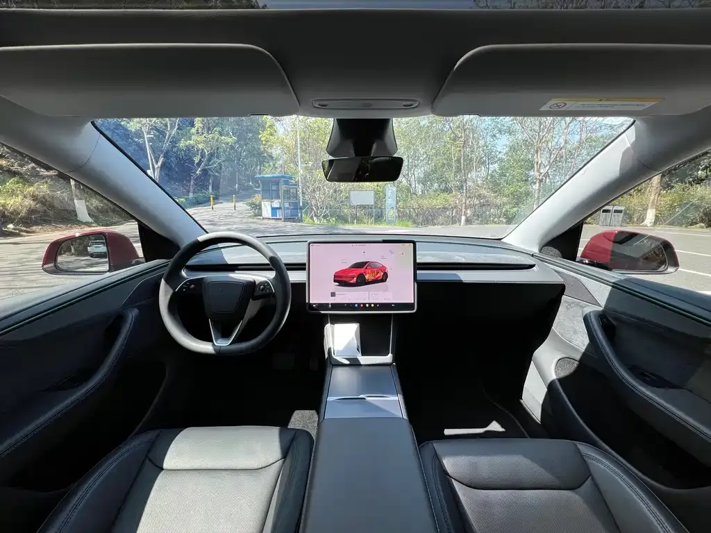 Tesla Model Y — фото 6
