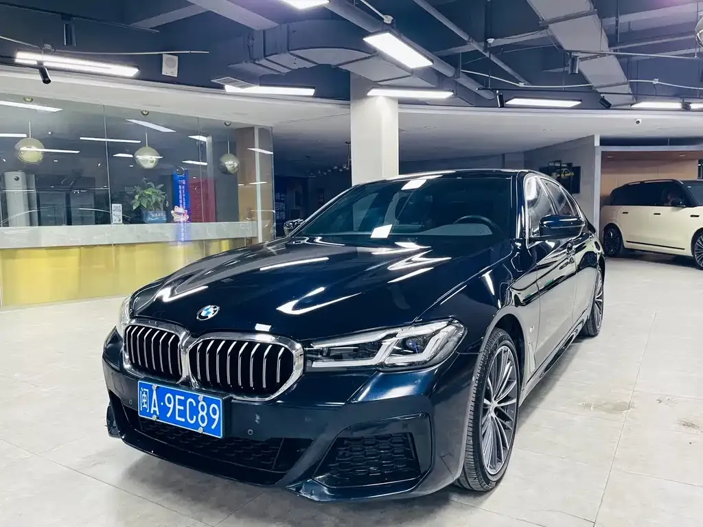 BMW 5 Series — фото 1
