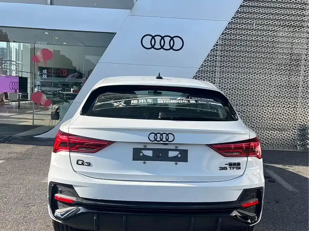 Audi Q3 Sportback — фото 9