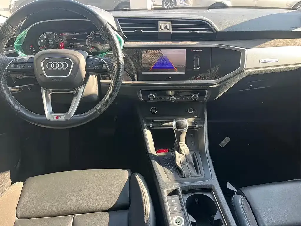 Audi Q3 Sportback — фото 8