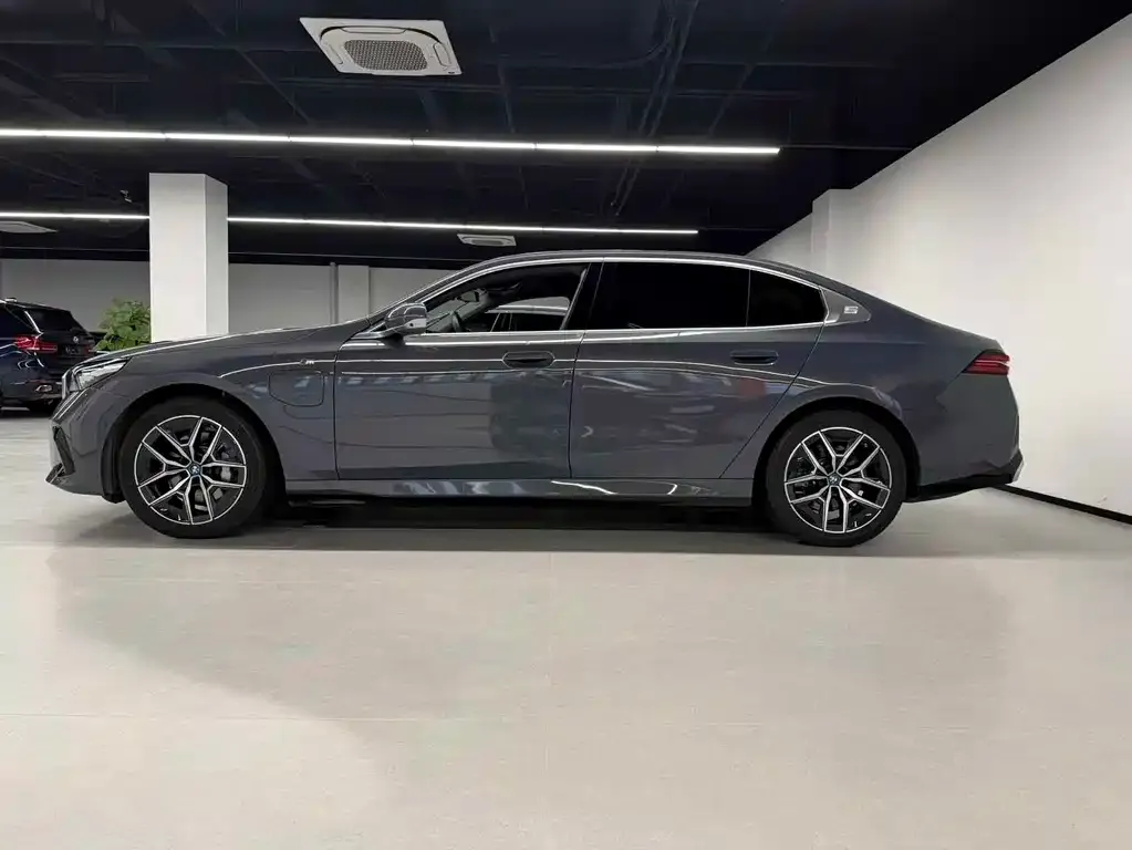 BMW i5 2024 из CN, фото 3