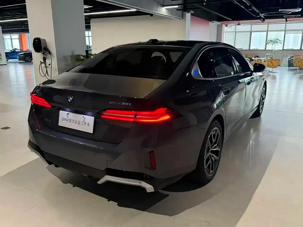 BMW i5 2024 из CN, фото 2