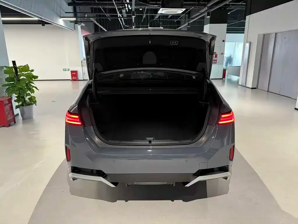 BMW i5 2024 из CN, фото 5