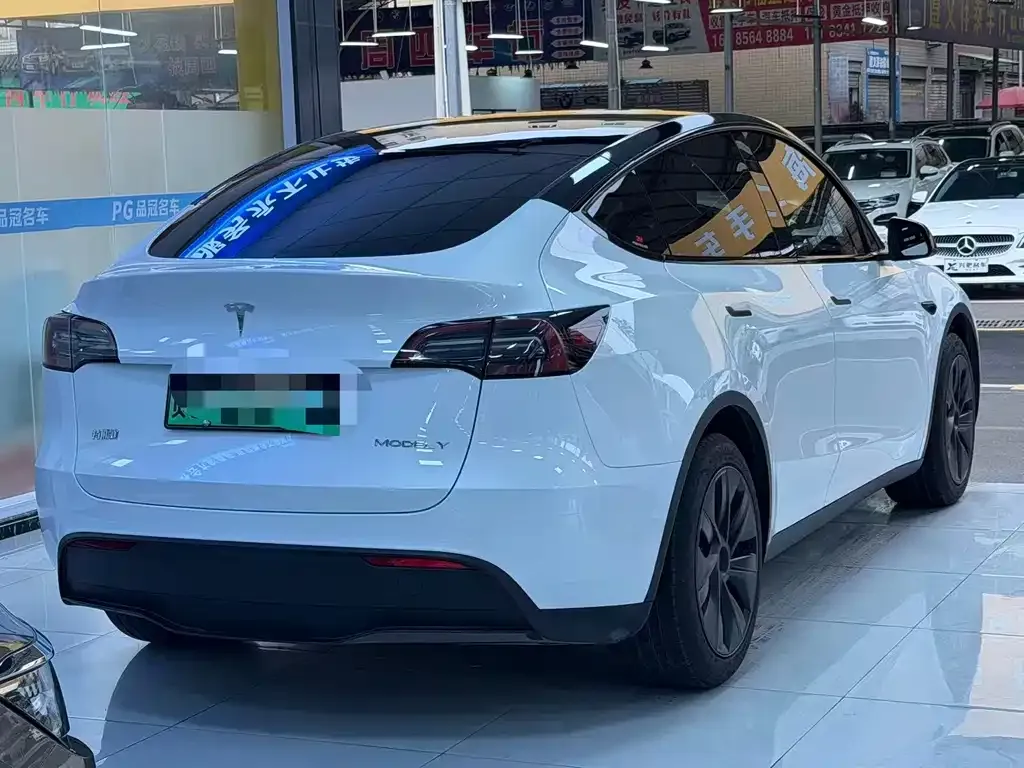 Tesla Model Y — фото 4