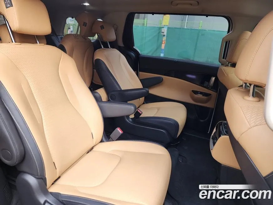 Kia Carnival — фото 10