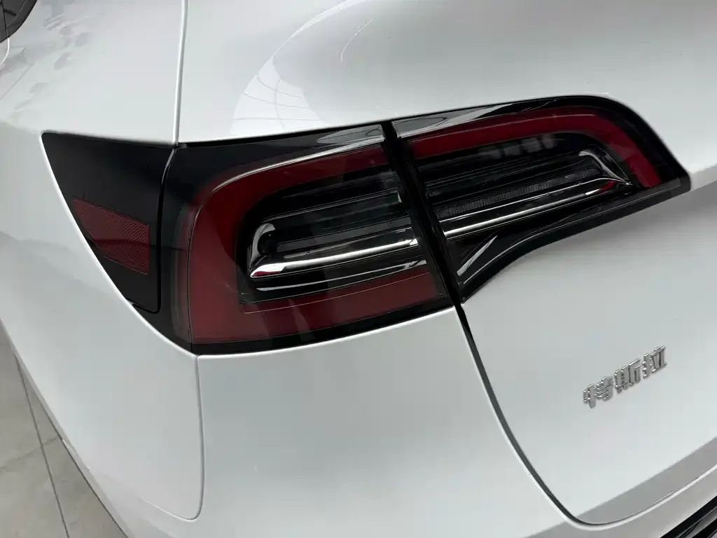 Tesla Model Y 2024 из CN, фото 3
