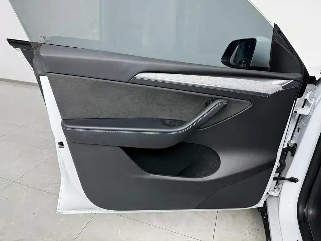 Tesla Model Y 2024 из CN, фото 6